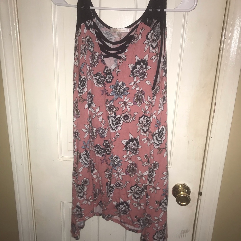 Sleeveless shirt